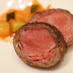 グルメバイキング オリンピア - こちらのバイキングは定期的に目玉のお料理が変わるんだけど、
      今回の目玉はこちらの黒毛和牛と牛タンのトルネード風。
      お肉がやわらかくて美味しい～おかわりしちゃった。