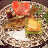 青山浅田 - 前菜
                鮎蓼酢漬　杭牛蒡
                鬼灯入り巻鰤
                雲丹オクラ寄せ
                