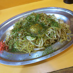 戸隠そば - ソース焼きそば 400円 + 生玉子 50円