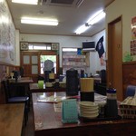 神山 府大前店 - H.28.6.22.昼 最奥テーブル席から出入口方向