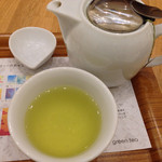 ナナズグリーンティ - 宇治煎茶 370円