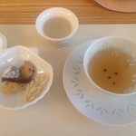 掌 TEAROOM - 2016年5月：八宝茶(\1300)…食器も素敵(^^♪