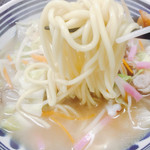 丸功ちゃんぽん - アッサリ系スープに麺