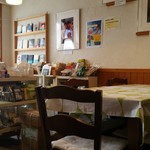 知恵の木 - 店内です。