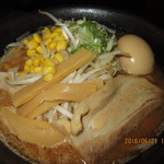 52587656 - H28.06.21昼『蔵出し煮卵味噌ラーメン』フラッシュ有り