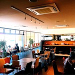 麺屋いく蔵 - ♪ジャズが流れる北欧カフェ風の店内♪