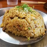 とんこつらーめん ひかり - 2016年6月21日
      最後の火曜日限定
      カレー半チャーハン