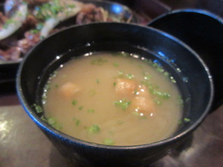 泰元食堂 - 定食のお味噌汁はワカメのお味噌汁でした。