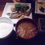 春秋 - 本日の炭火焼き魚ランチ。今日は秋刀魚です（2010.10）