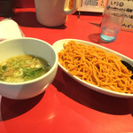 浅草製麺所 - 醤油つけ麺 +一味唐辛子麺に変更+中盛り (500円)+(20円)+(60円)