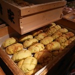 玉出 木村家　2Deux - メロンパンナちゃんならぬ大量の抹茶メロンパン