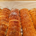玉出 木村家　2Deux - ロールデニッシュの隊列