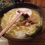 つけ麺屋 やすべえ - 醤油らーめん大、つぶし生にんにくダブル　780円　440gの麺・・・