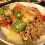 QUÁN BỤI - Vietnamese Bistro - 豚肉の炒め物