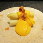 二条城ふる田 - 4】酢物:白アスパラ 黄身酢 アーモンドチップ添え(2016.5月)