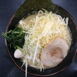 横浜家系ラーメン すずき家 - 2016年5月　塩ネギラーメン　830円