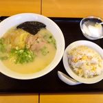 チムニー - とんこつ麺＋半炒飯