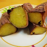 蔵出・焼き芋かいつか - 焼き芋とは思えないこの瑞々しい断面♪