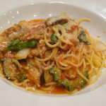 牛バラ肉と夏野菜のトマトソース