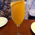 Osteria Meta-Meta - 連れが飲んだカクテル「ミモザ」。