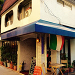 Osteria Meta-Meta - 店舗外観。いかにもな感じで入りやすい。