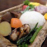 Omusubimarusankaku - おむすび弁当（バランスよし）
