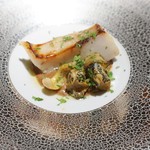 エクアトゥール - マナガツオ直火焼き、ツブ貝、トコブシロティ、鮑の肝ソース
