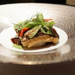 エクアトゥール - 穴子のポワレ、野菜をのせて