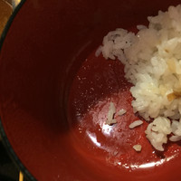 土佐料理 祢保希 赤坂店 - ちぢれ毛入りのごはん
