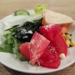 武蔵野カンプス - フリーのサラダ