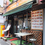 クルンテープ - いかにもタイ料理店って感じの店外
