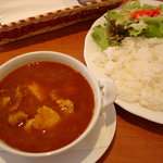ティーハウスマユール 宮崎台店 - サラサラスープ状のチキンカレーです　ライスはバスマティです