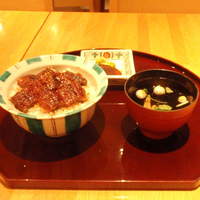 ひつまぶし名古屋備長 マロニエゲート銀座1店 - 鰻丼(1,900円)※吸い物は肝吸いに変更しています(+150円)