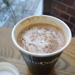 バン コーヒー バイロン ベイ - 早速飲んでみると、ホットチョコレートという商品名から凄く濃く甘い味わいを想像していましたが、甘さやコクは控えめながらも、チョコレートの香りは強めな一品で、思っていたよりも飲みやすい1杯でした。