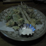 お食事処 青木 - しまラッキョウの天ぷらとそら豆のかき揚げ