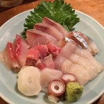 Assortment of 5 seasonal sashimi