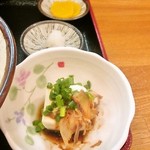 Ise Udon Ise - 小鉢　大根おろし　漬物