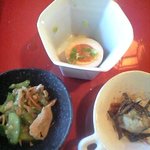 そばがき、漬け玉子、鶏のきゅうりもみ