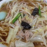 進京亭 - 相変わらずの具だくさん　もやしワンタンメン　2016.6