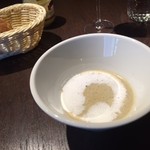 ブラッスリー ギョラン - シャンピニオンの熱々スープ