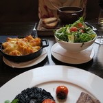 St. Pancras Renaissance Hotel - アスパラガスのスープ、グリーンサラダとベイクドポテト