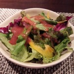鉄板焼 円居 - サラダ　イチゴのドレッシング