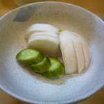 とんかつ燕楽 - 蕪と胡瓜のぬか漬け。（2010/10）