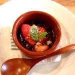 築地フレンチ メゾンミッシェル - デセール：ココナッツのブラマンジェ　ベリーソース。