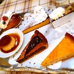 ピッツェリア ブラチェリア チェザリ - ドルチェのケーキは6種類からいただく直前に選べます