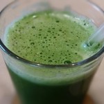 52716952 - bills グリーン 数種類の野菜が入ったjuice☆