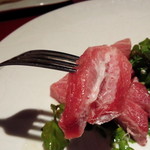 ボッテゴン - 築地仕入れのマグロ・右は白桃グラッパ漬け