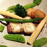 ラ・ヴァーグ - 山形県産豚ロース肉のグリルとフランス産ブリ―チーズのマリアージュ