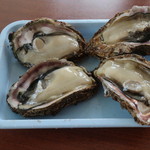 魚売り処　新鮮家 - 岩牡蠣