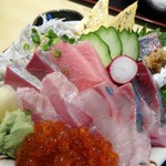 海鮮めし屋 磯人 - 磯人丼